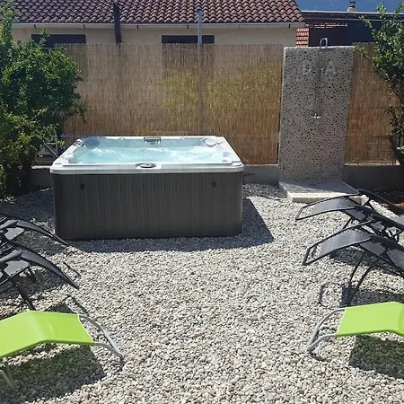 公寓 With Parking Space Vrboska, Hvar - 24967 *